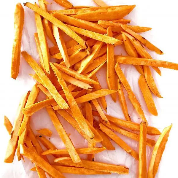 Savory, But Sweet Potato Fries on www.thedanareneeway.com