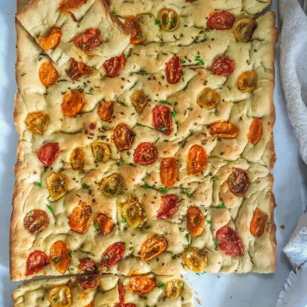 cherry tomato and chive focaccia bread on www.thedanareneeway.com