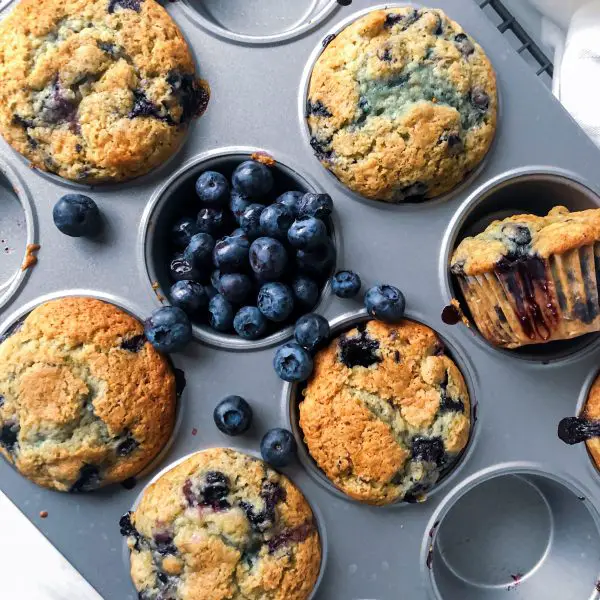 blueberry muffins at www.thedanareneeway.com