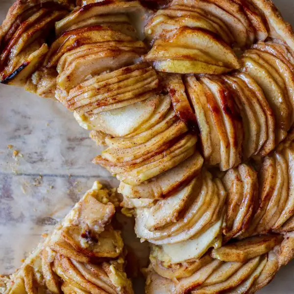 tarte aux pommes on www.thedanareneeway.com