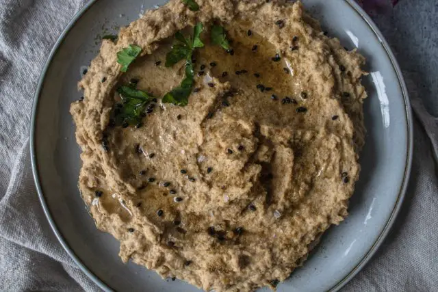 Black Garlic Hummus