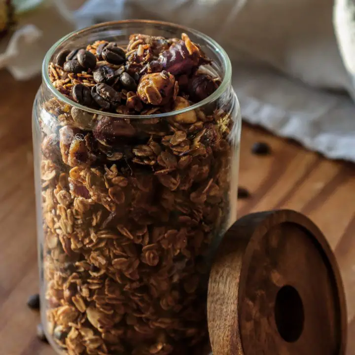 Rise & Shine Granola with Coffee and Cacao on www.thedanareneeway.com