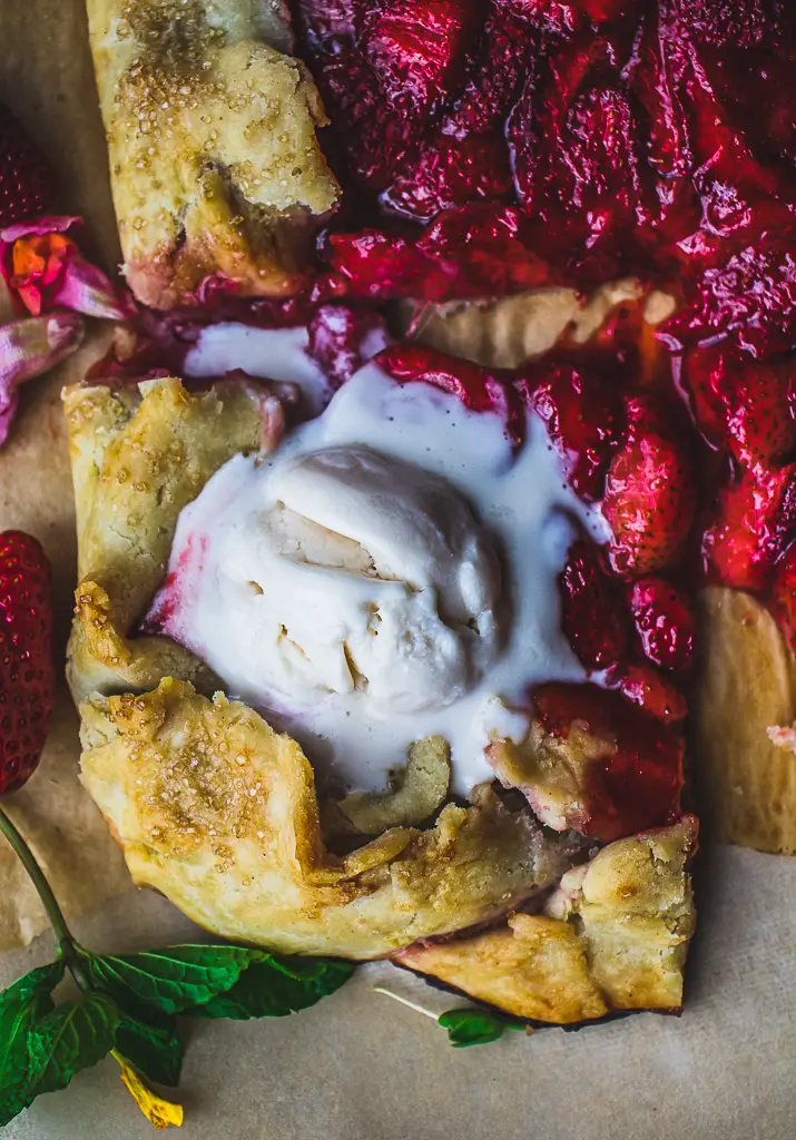 Strawberry Cobbler Galette on www.thedanareneeway.com